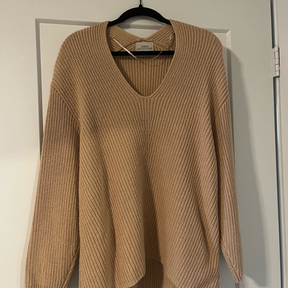Urban Outfitters Women's V-Neck Sweater in Beige